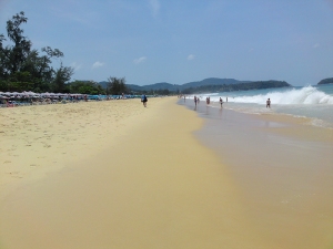 Ipod walks on Karon Beach